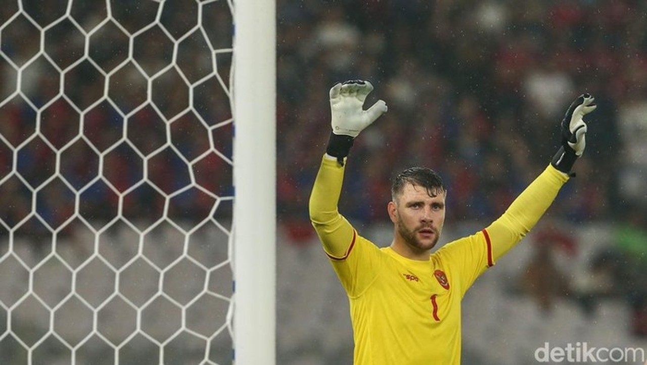 Ajax Sikat Maarten Paes dari FC Dallas: Kiper Timnas Indonesia Dinilai Spesial dan Bermental Pemimpin