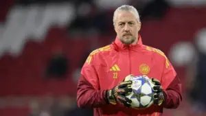 Ajax Terancam Krisis Penjaga Gawang Usai Pasveer Hengkang, Maarten Paes Dibidik dengan Mahar 1 Juta Euro