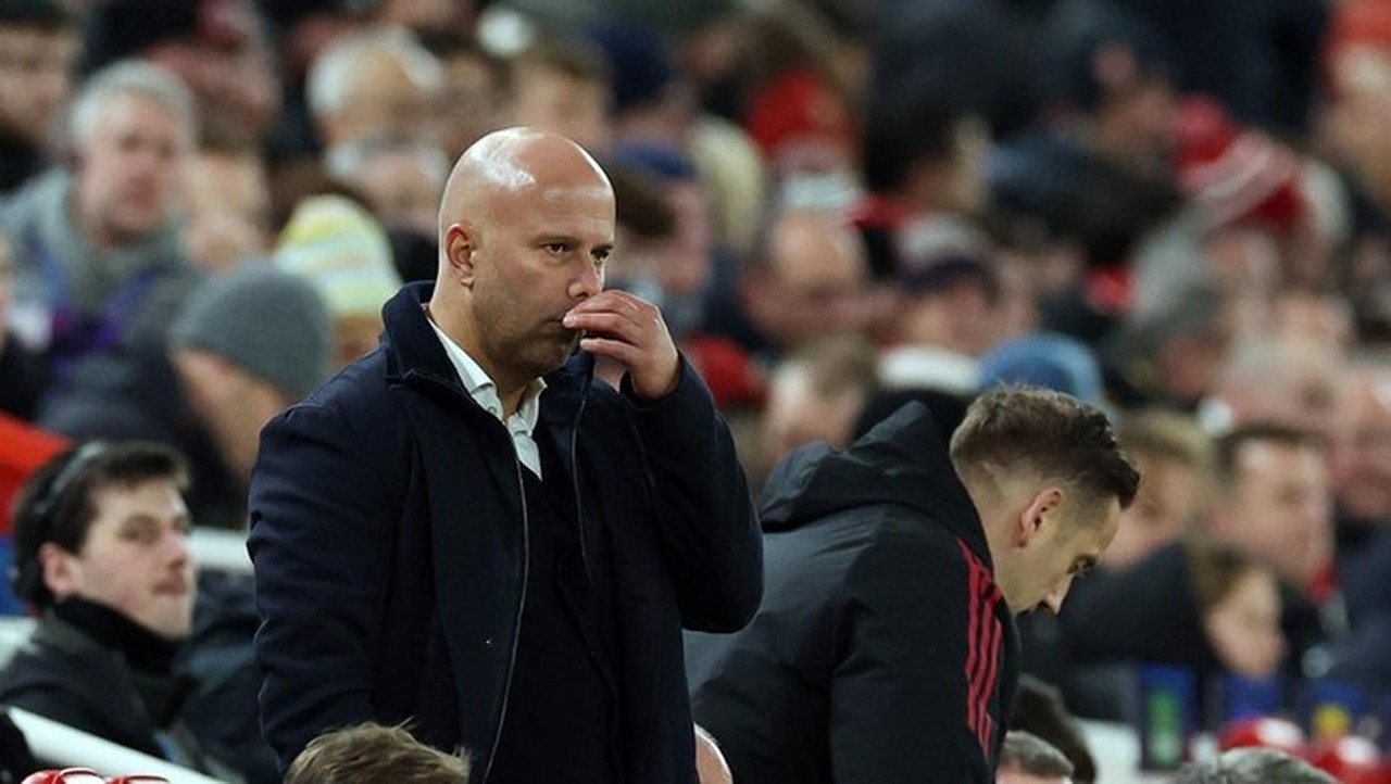 Arne Slot Tegaskan Liverpool Tak Akan Rekrut Pemain Baru Meski Lini Belakang Sedang Krisis Hebat