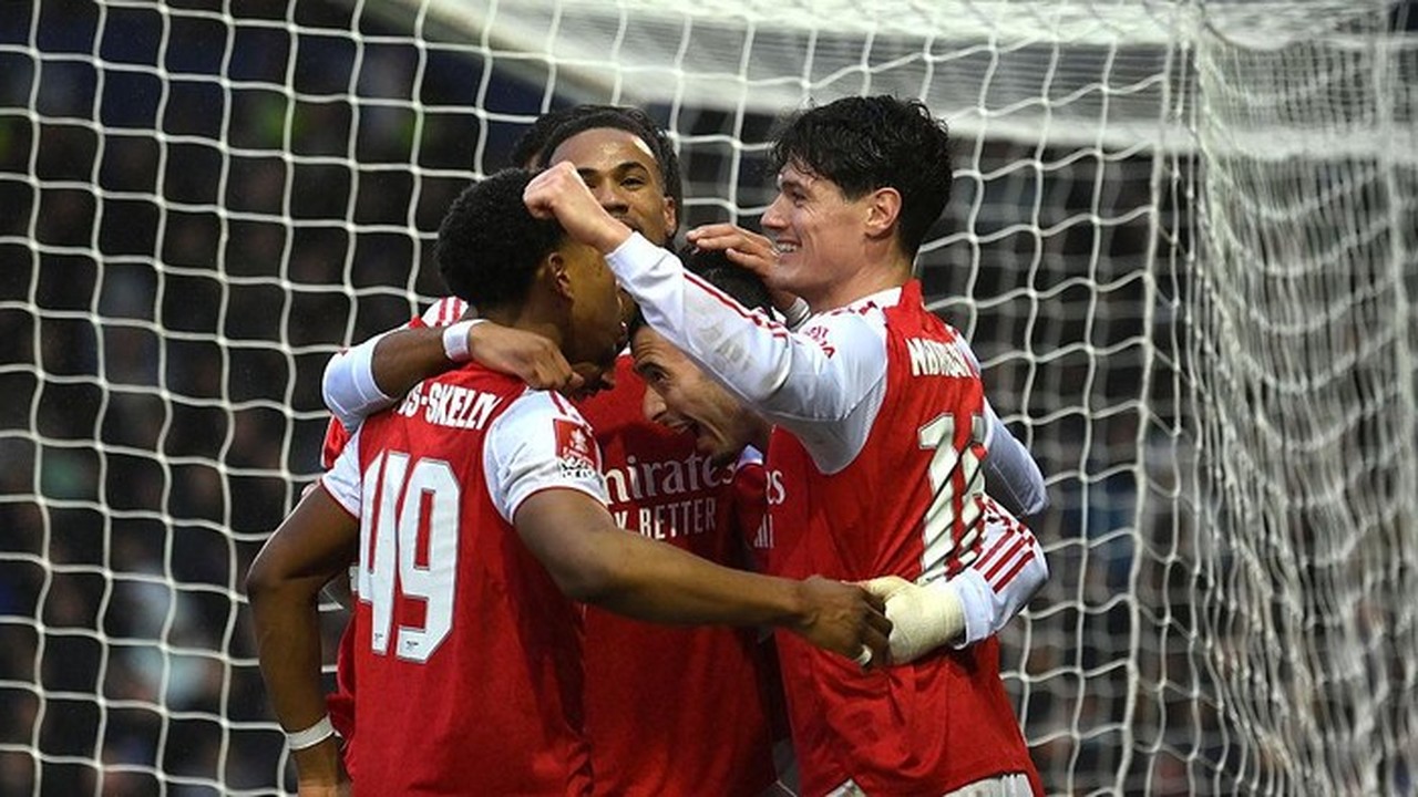 Arsenal vs Man United 2-3: Meriam London Tumbang di Emirates, Darren Bent Soroti Ketergantungan Bola Mati