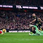 Arsenal vs Manchester United: Gol Bunuh Diri Martinez dan Aksi Mbuemo Buat Skor Imbang 1-1