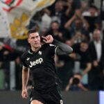 Barcelona Bidik Julian Alvarez dan Dusan Vlahovic Sebagai Suksesor Robert Lewandowski Musim Depan