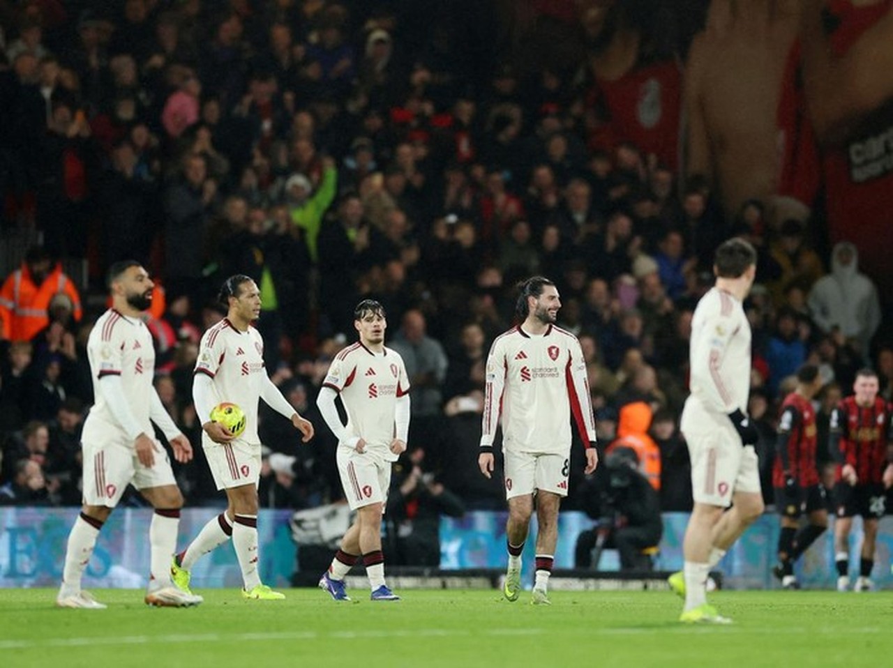 Bournemouth Bungkam Liverpool 3-2, Alan Shearer Kritik Lini Pertahanan The Reds yang Sangat Rapuh
