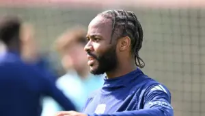 Bungkam Spekulasi, Raheem Sterling Hengkang dari Chelsea: Tujuh Klub Bidik Eks Man City