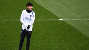 Dro Fernandez Resmi ke Paris Saint-Germain, Hansi Flick Kecewa Berat Barcelona Gagal Pertahankan Talenta Muda