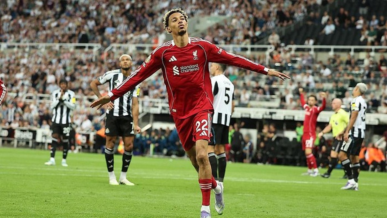 Ekitike Bidik Kemenangan, Tak Peduli Sambutan Dingin Fans Newcastle di Anfield