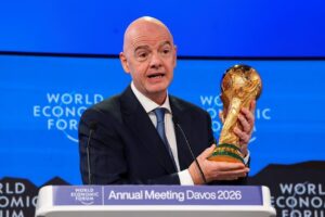 Gianni Infantino Kelakar Soal Trofi Piala Dunia: Tak Bisa Jadi Pemain, Jadi Presiden FIFA Saja
