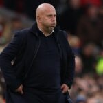 Jamie Carragher Sebut Nasib Arne Slot Terancam Jika Liverpool Gagal Tembus Liga Champions