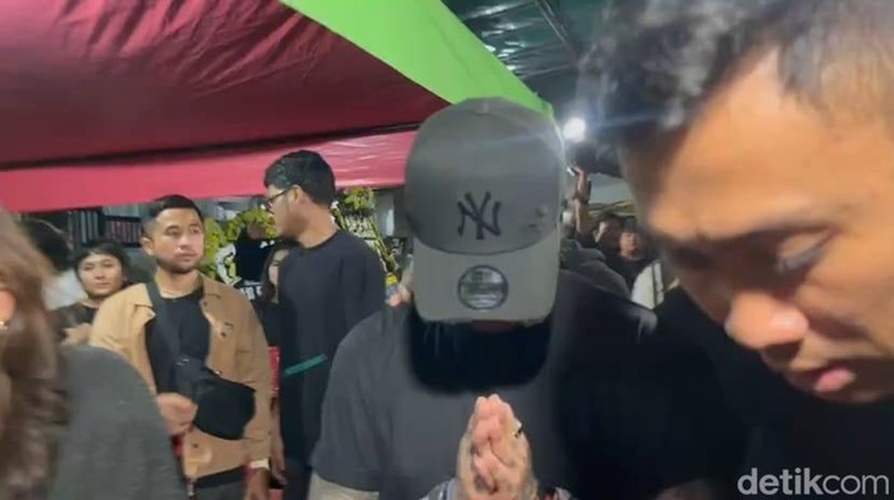 Kasus Kematian Lula Lahfah: Reza Arap Jalani Pemeriksaan Polisi Selama Lima Jam dengan 30 Pertanyaan Kasus Kematian Lula Lahfah: Reza Arap Jalani Pemeriksaan Polisi Selama Lima Jam dengan 30 Pertanyaan