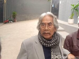 Kondisi Kesehatan Jaja Miharja Membaik: Bisa Berjalan dengan Tongkat dan Konsumsi 38 Butir Obat Sehari