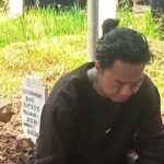 Kunjungan Haru Reza Arap ke Makam Lula Lahfah di TPU Rawa Terate: Ungkap Keinginan Mendiang Kekasih agar Dirinya Lebih Maju dan ‘Gila’ Lagi