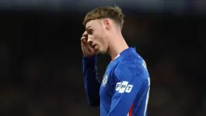 Liam Rosenior Pasang Badan Terkait Masa Depan Cole Palmer di Chelsea Usai Isu Homesick Mencuat