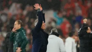 Mourinho Bungkam Real Madrid 4-2, Loloskan Benfica ke Playoff Liga Champions, Lalu Minta Maaf