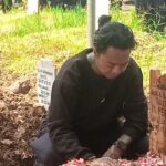 Reza Arap Histeris di Pemakaman Lula Lahfah: Kenapa Semua Orang Tidak Mau Mendengarkan Saya?