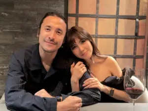 Romantisme Ello dan Cindy Maria: Kejutan Cincin Kawin Edisi 2.0 di Ulang Tahun Pernikahan Keempat