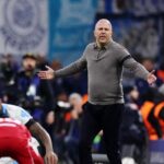 Steven Gerrard Semprot Arne Slot: Setop Protes Lawan Bertahan, Liverpool Harus Kejam!