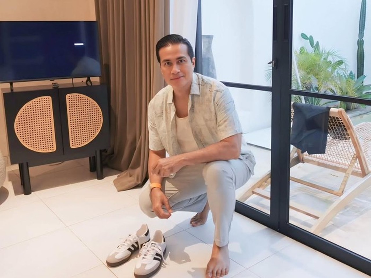 Adjie Pangestu Tegas Bantah Isu Ayah Biologis Anak Denada, Ungkap Keterkejutan dan Harapan Baik untuk Ressa Rosano