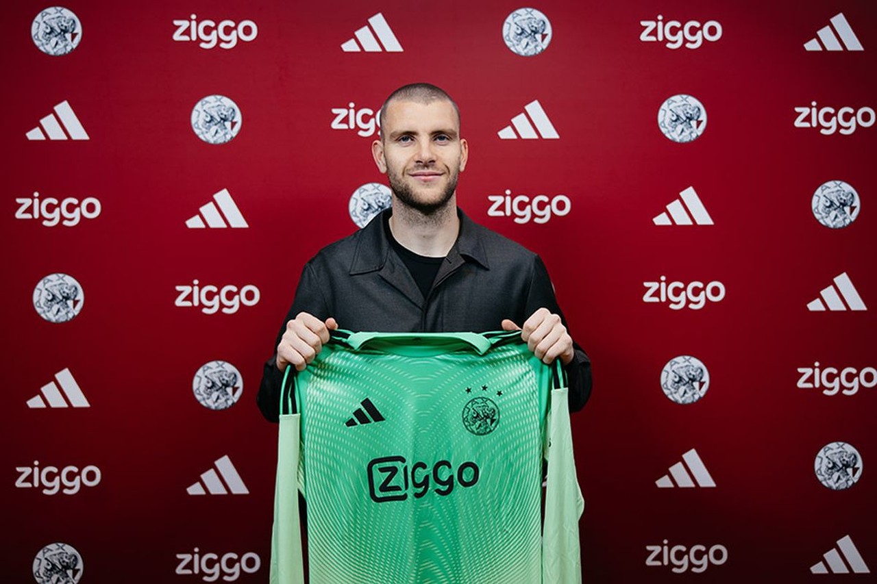 Ajax Amsterdam Umumkan Potensi Debut Maarten Paes di Eredivisie Kontra NEC Nijmegen Setelah Cedera Kiper Utama Ajax Amsterdam Umumkan Potensi Debut Maarten Paes di Eredivisie Kontra NEC Nijmegen Setelah Cedera Kiper Utama