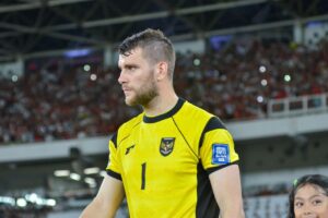 Ajax Gagal Kunci Kemenangan di Kandang, Maarten Paes Catat Debut Penuh Drama di Eredivisie