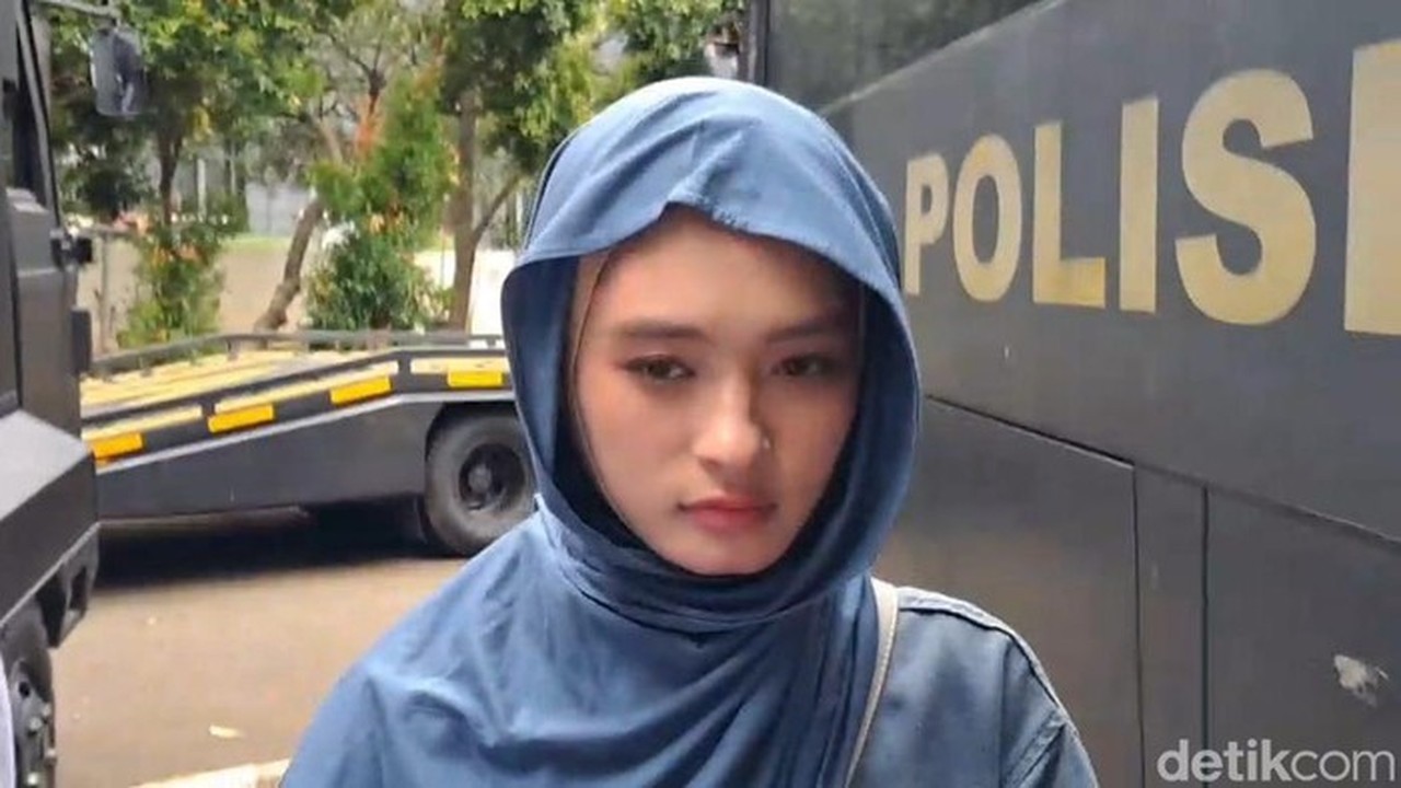 Bareskrim Periksa Eks Sopir Inara Rusli dalam Kasus Dugaan Akses Ilegal CCTV: Kronologi dan Status Saksi Terungkap Bareskrim Periksa Eks Sopir Inara Rusli dalam Kasus Dugaan Akses Ilegal CCTV: Kronologi dan Status Saksi Terungkap