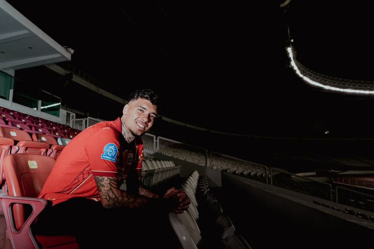 Bek Persija Shayne Pattynama Tak Sabar Kunjungi Maluku Utara, Siap Hadapi Malut United di Super League Bek Persija Shayne Pattynama Tak Sabar Kunjungi Maluku Utara, Siap Hadapi Malut United di Super League