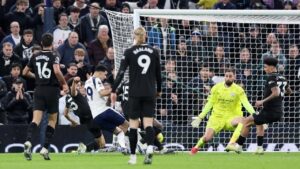 Brace Dominik Solanke Bungkam Manchester City, Tottenham Hotspur Paksakan Hasil Imbang Dramatis 2-2