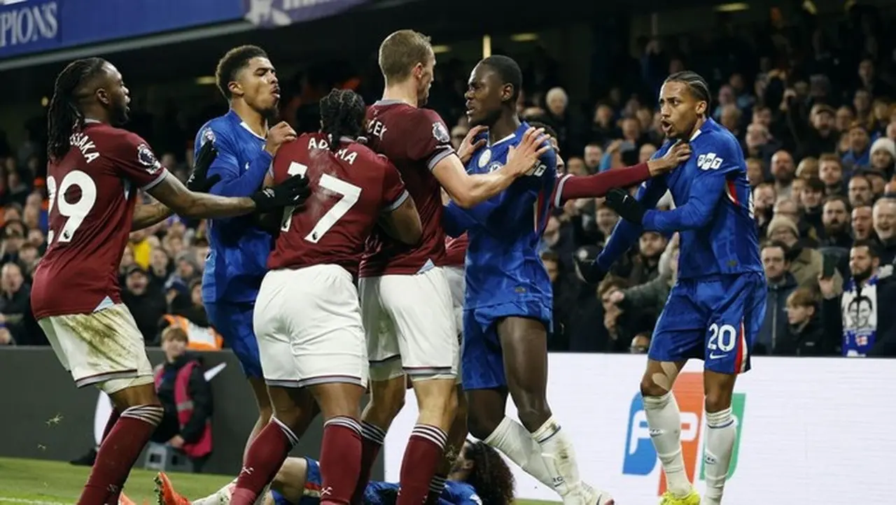 Chelsea Bungkam West Ham 3-2, Laga Berakhir Ricuh: Todibo Kartu Merah, Traore Ngamuk