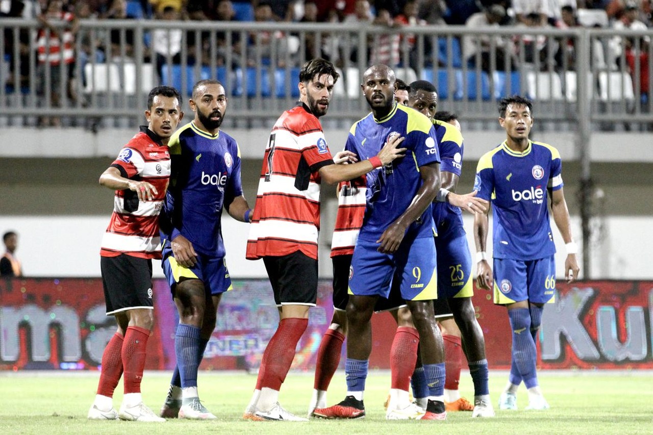 Duel Dramatis! Madura United dan Arema FC Imbang 2-2, Singo Edan Tembus 10 Besar Klasemen Sementara