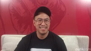 Komika Pandji Pragiwaksono Penuhi Panggilan Bareskrim Terkait Laporan Candaan yang Diduga Singgung Adat Toraja