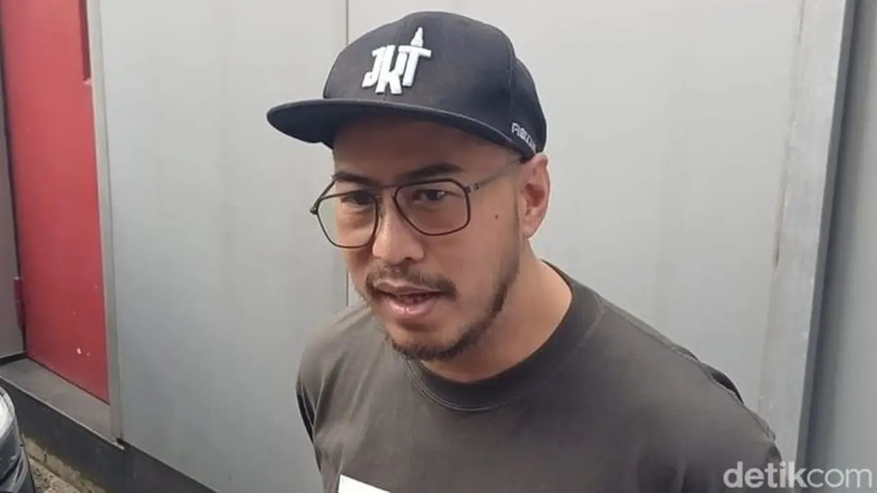 Pandji Pragiwaksono Tanggapi Laporan Polisi Terkait Dugaan Penistaan Agama dalam Materi Stand-Up ‘Mens Rea’